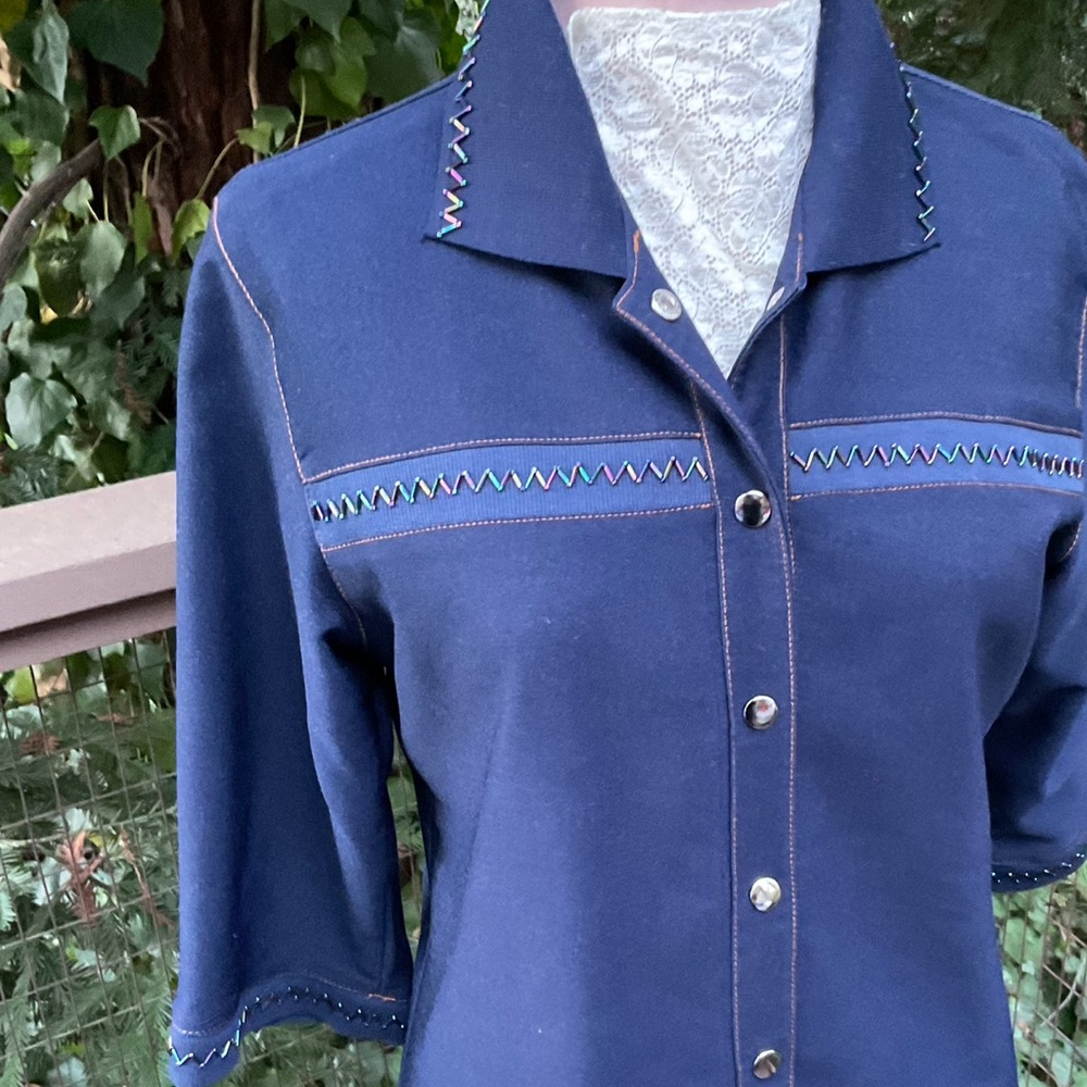VTG  stretch Denim look blue western lightweight collared cuffs beads snap top M - Picture 9 of 12